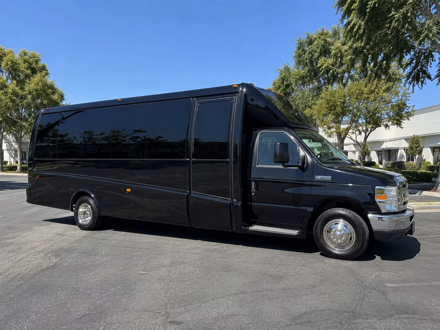 norfolk corporate retreat shuttle bus rentals