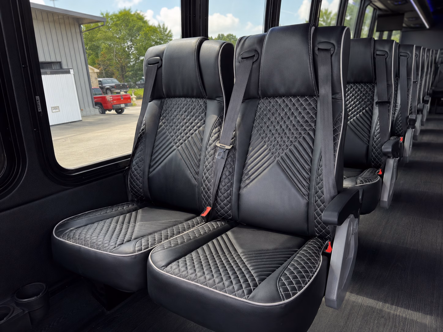 shuttle services for airline crews and airport staff in norfolk